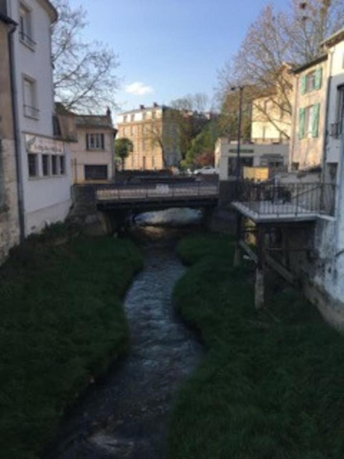 Au Chevet Des Canaux De Verdun Екстериор снимка